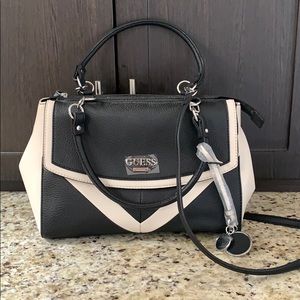 Guess purse! Never used, new with tags!!